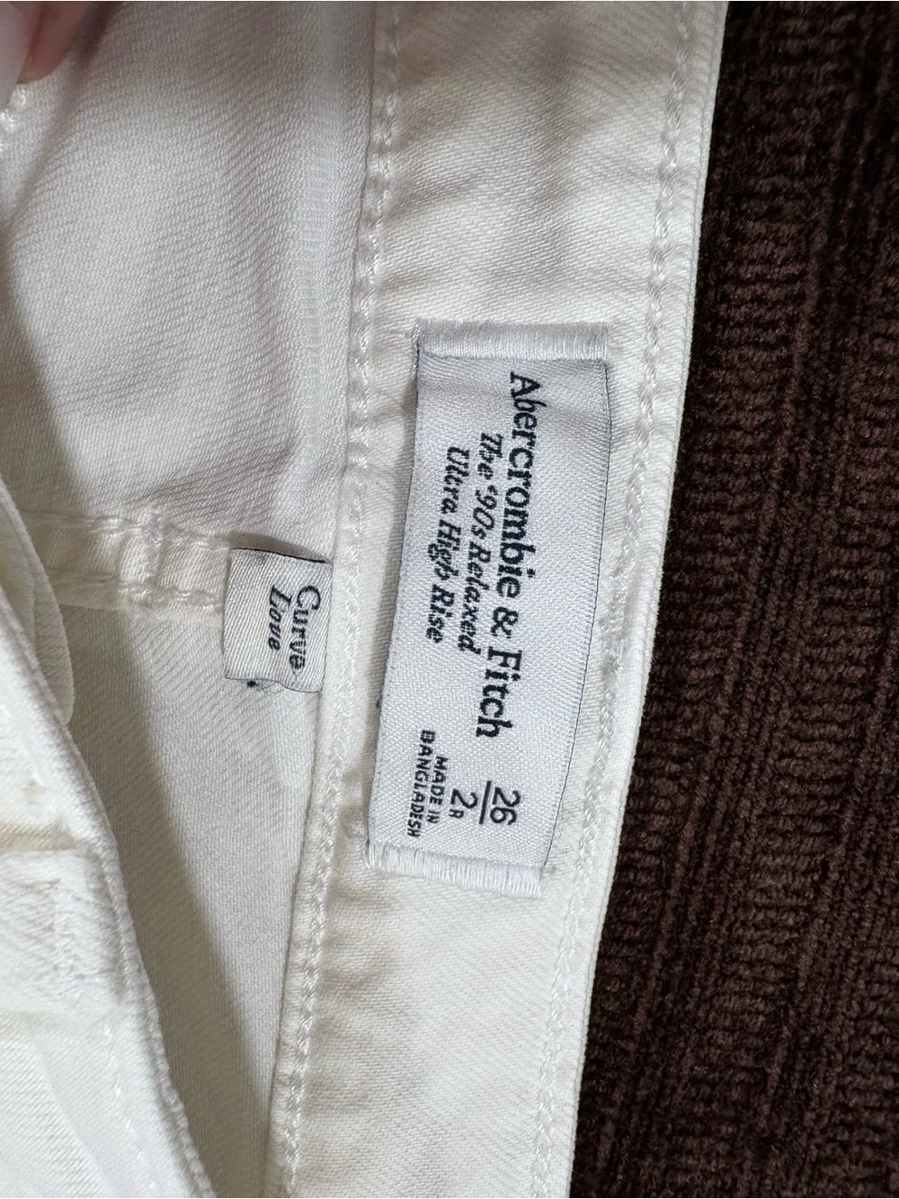 Abercrombie Curve Love 90s Relaxed Ultra High Rise White Cuffed Jeans 26
